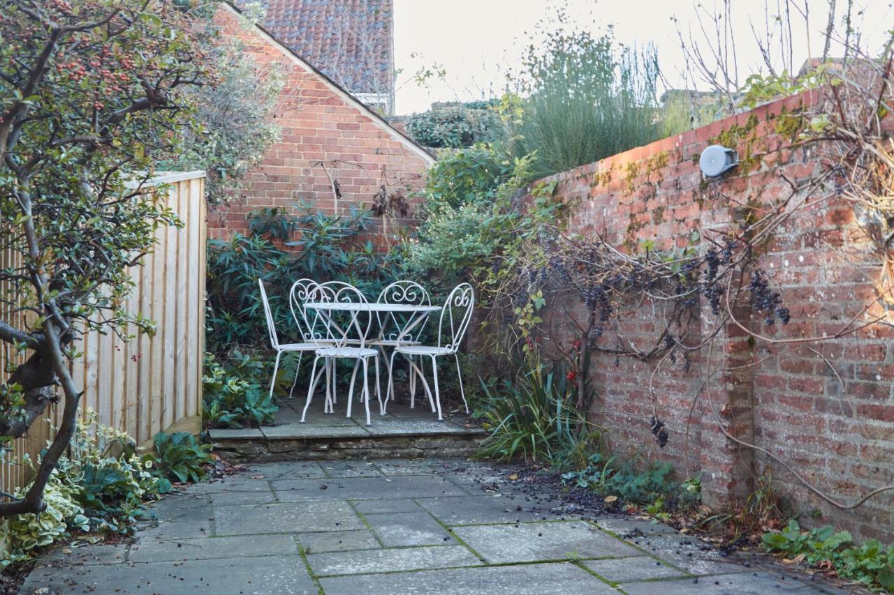 Windlass Cottage Lymington Exterior foto