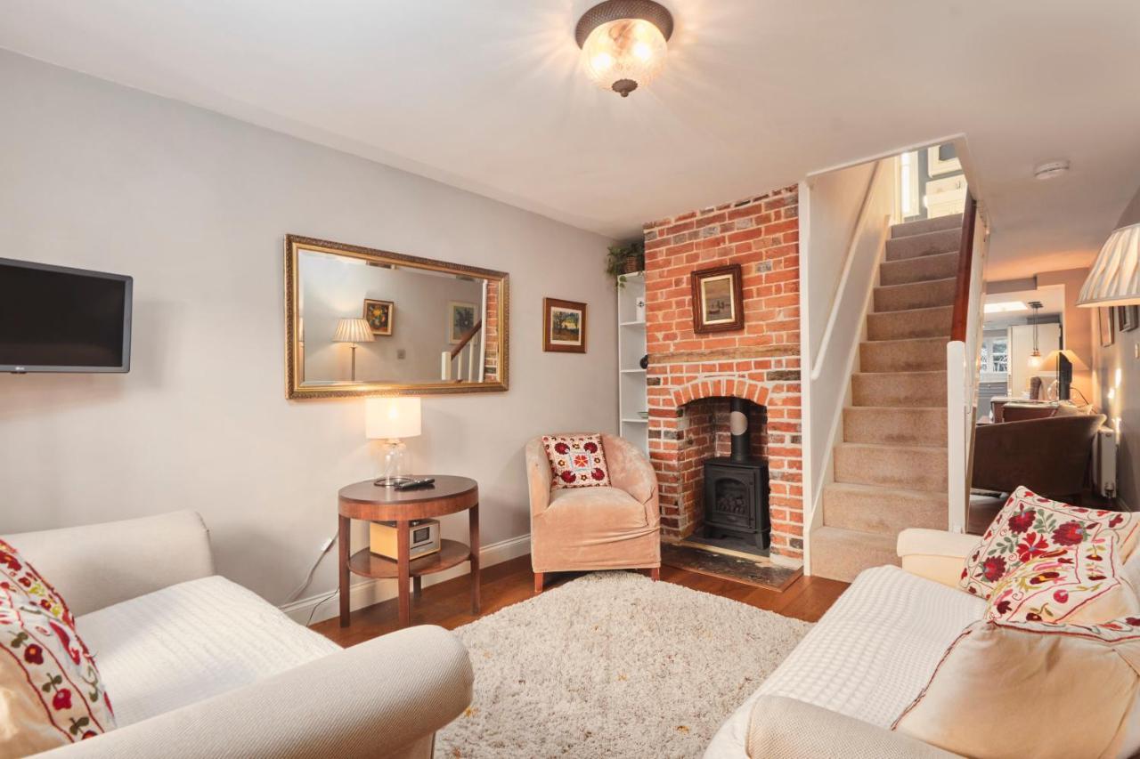 Windlass Cottage Lymington Exterior foto